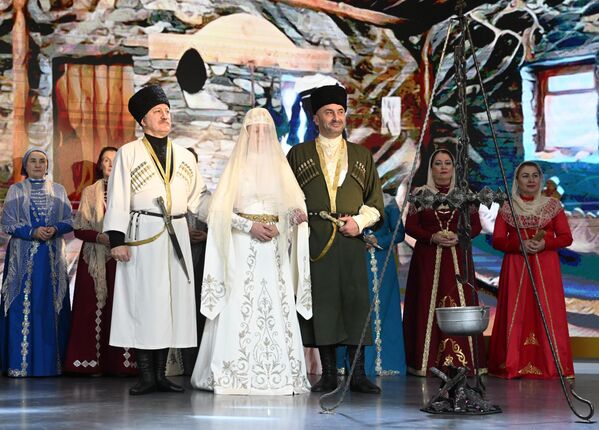 Традиционная осетинская свадьба в День региона - Республики Северной Осетии - Алании на Международной выставке-форуме Россия