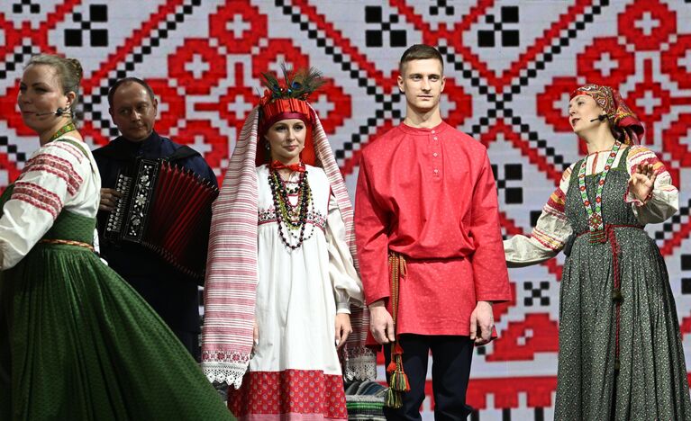 Свадебная церемония по тульским традициям на Международной выставке-форуме Россия Свадебная церемония по тульским традициям на Международной выставке-форуме Россия