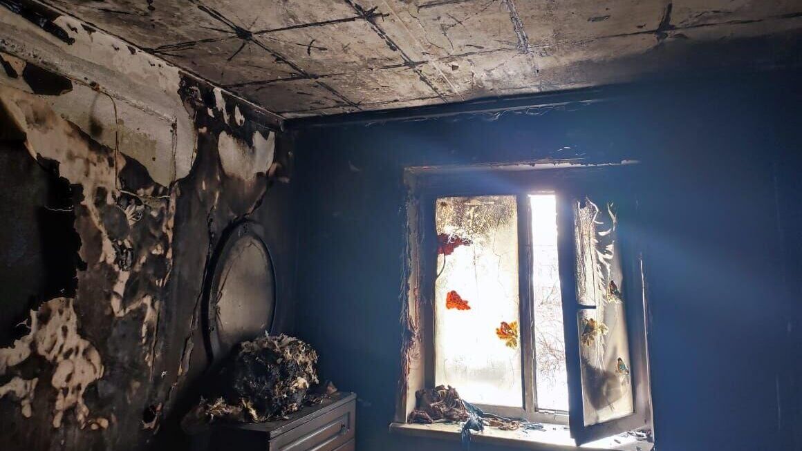 Место пожара в многоквартирном доме в Пензе. 3 февраля 2024 - РИА Новости, 1920, 03.02.2024