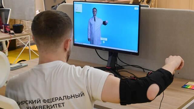 Умный тренажер для реабилитации пациентов после инсульта разработали в Красноярском крае - РИА Новости, 1920, 05.02.2024