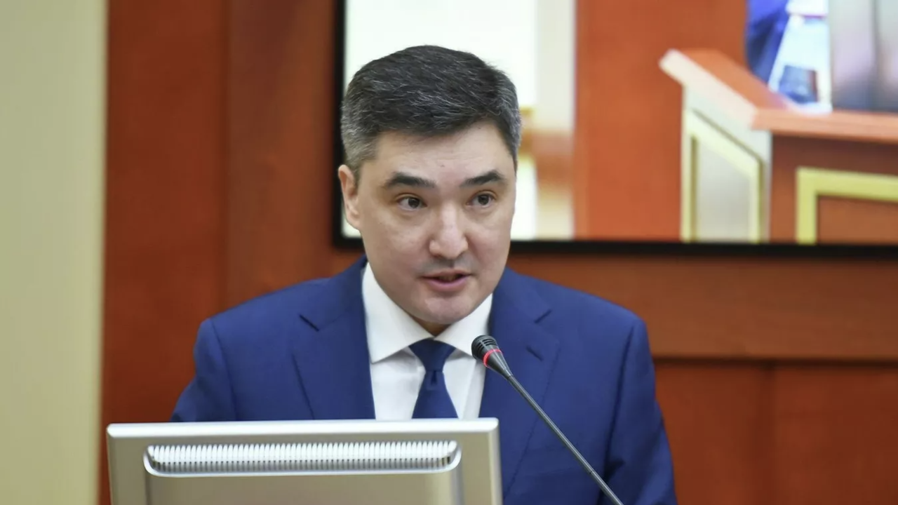 Абай бектенов. Министр бектенов. Олжас бектенов. Токаев и олжас бектенов. Олжас бектенов.