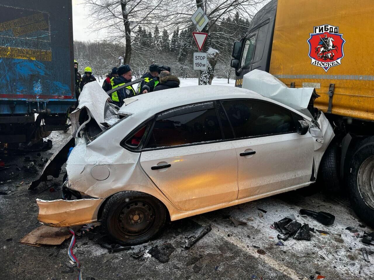 На Варшавском шоссе в Москве столкнулись шесть машин - РИА Новости,  06.02.2024