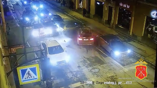 Место ДТП, где водитель на пешеходном переходе сбил женщину в Санкт-Петербурге