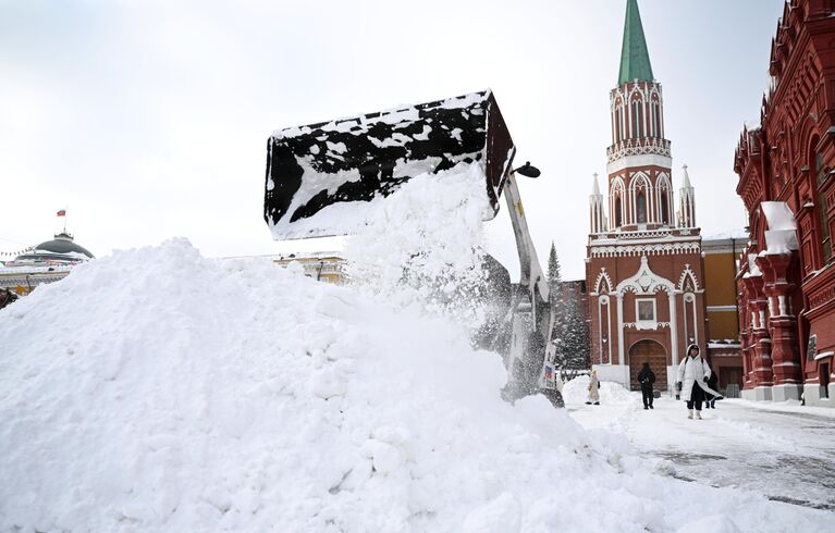 Последствия снегопада в Москве