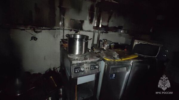 Последствия пожара в помещении кухни стрип-клуба в Нижнем Новгороде