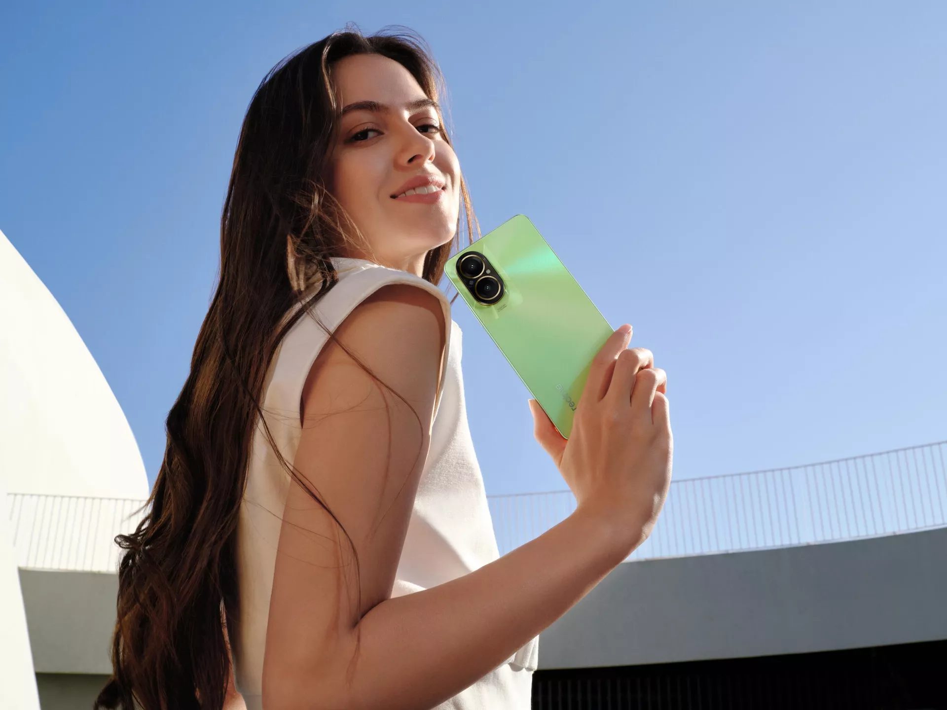 Новые смартфоны realme C67 и Note 50 Новые смартфоны realme C67 и Note 50 - РИА Новости, 1920, 09.02.2024