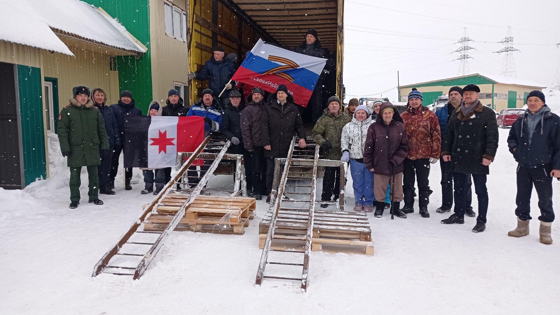 Три автомобиля УАЗ отправили на передовую и в госпиталь волонтеры из Удмуртии - РИА Новости, 1920, 09.02.2024