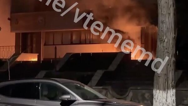 Пожар у входа в информационный центр НАТО в Кишиневе