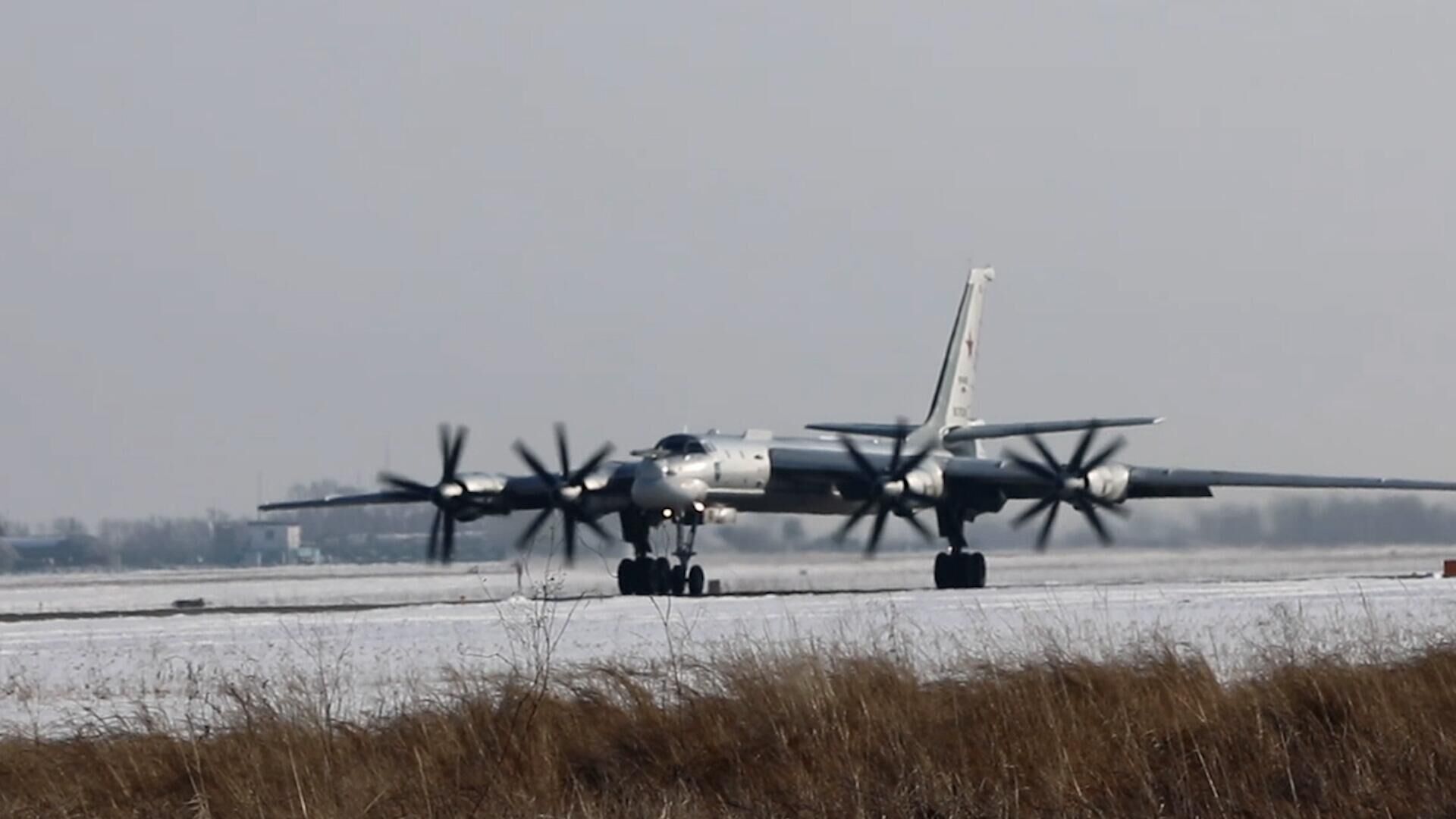 Плановый полет Ту-95мс над нейтральными водами Берингова моря - РИА Новости, 1920, 10.02.2024