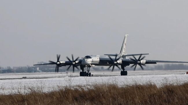 Плановый полет Ту-95мс над нейтральными водами Берингова моря