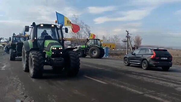 Ситуация на границе с Румынией, где молдавские фермеры заблокировали дорогу