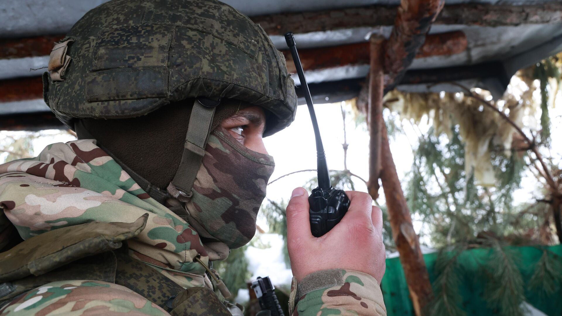 Военнослужащий зенитно-ракетного подразделения в зоне спецоперации - РИА Новости, 1920, 28.09.2024