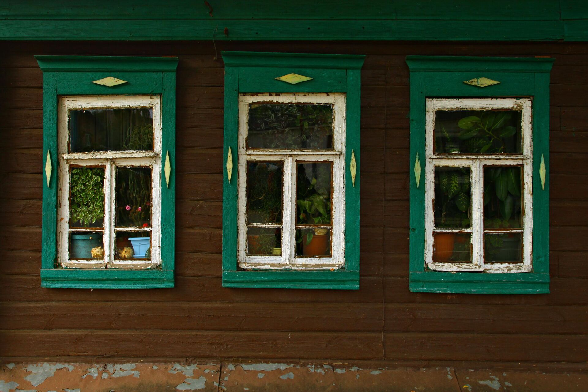 Окна жилого деревянного дома - РИА Новости, 1920, 13.02.2024
