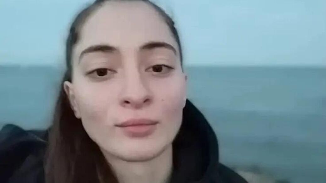 Не скрывает лицо: исчезнувшую в Дагестане спортсменку засекли в Турции