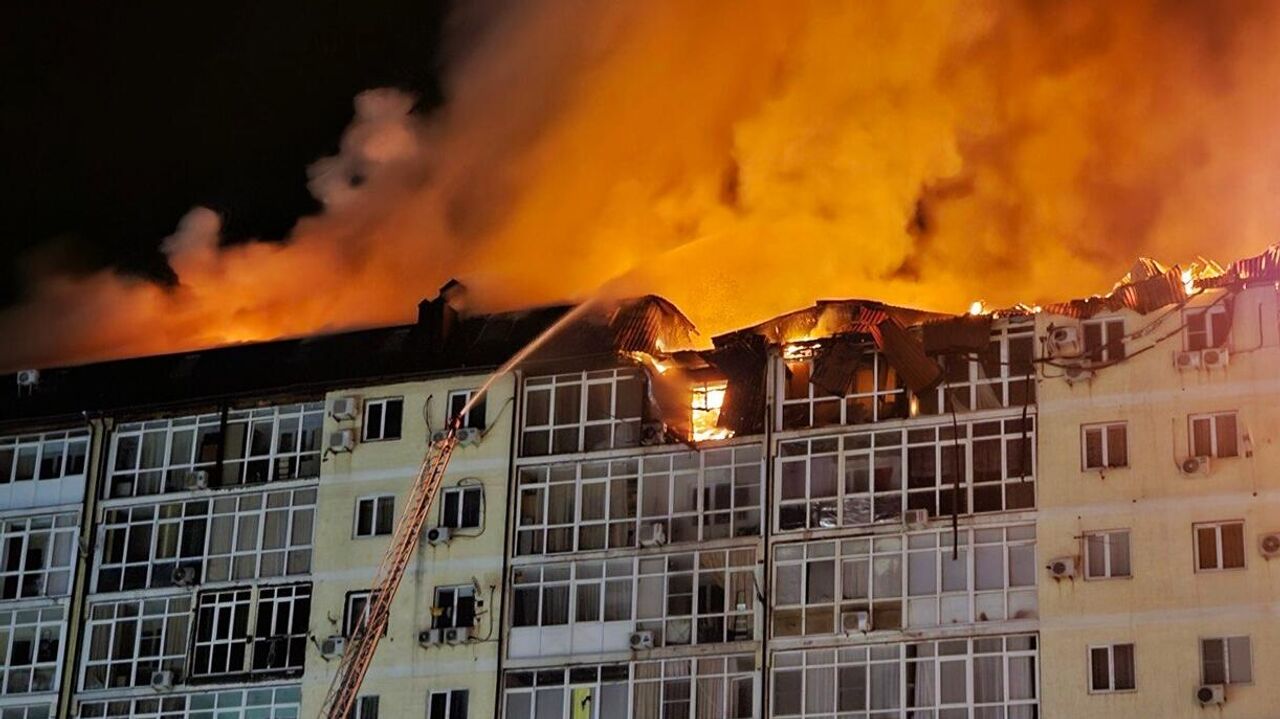 В Анапе локализовали пожар в многоэтажном доме - РИА Новости, 13.02.2024