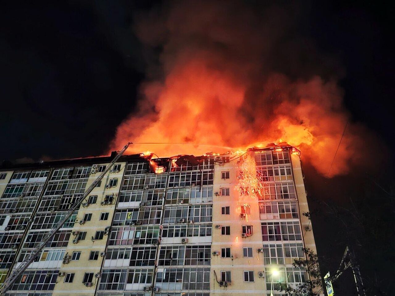 В доме в Анапе, где произошел пожар, повреждены 36 квартир - РИА Новости,  14.02.2024