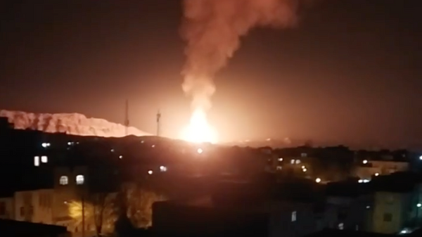 Пламя от взрыва газопровода в Иране
