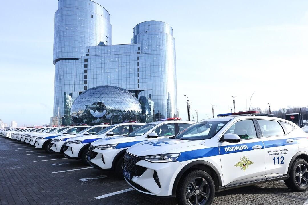 Ключи от 130 новых патрульных автомобилей марки Haval F7 передали в среду полицейским в Подмосковье - РИА Новости, 1920, 14.02.2024