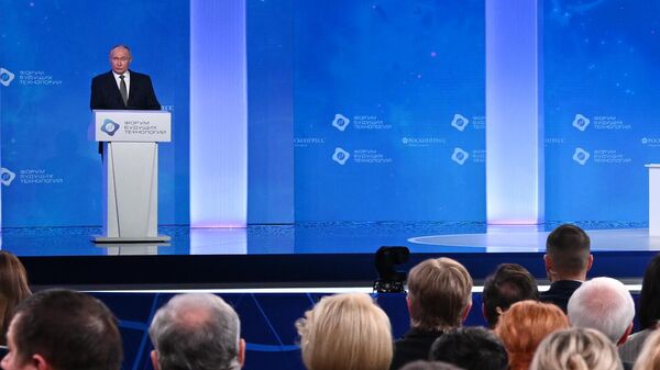 Президент РФ Владимир Путин выступает на пленарном заседании Форума будущих технологий Современные медицинские технологии. Вызовы завтрашнего дня  опережая время 