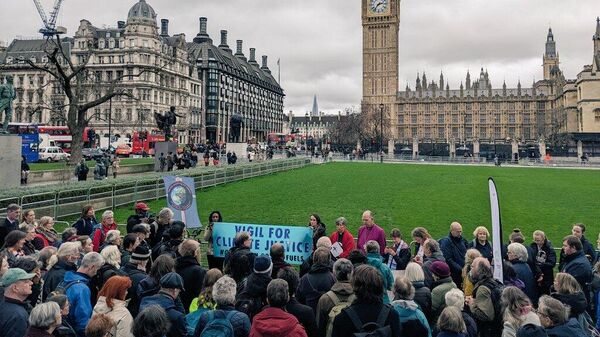 Акция протеста климатических активистов-христиан около британского парламента. 15 февраля 2024