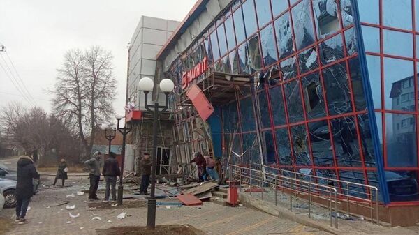 Торговый центр в Белгороде, поврежденный в результате обстрела со стороны ВСУ