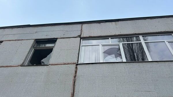 Здание школы, поврежденное в результате ракетного удара по Белгороду. 15 февраля 2024