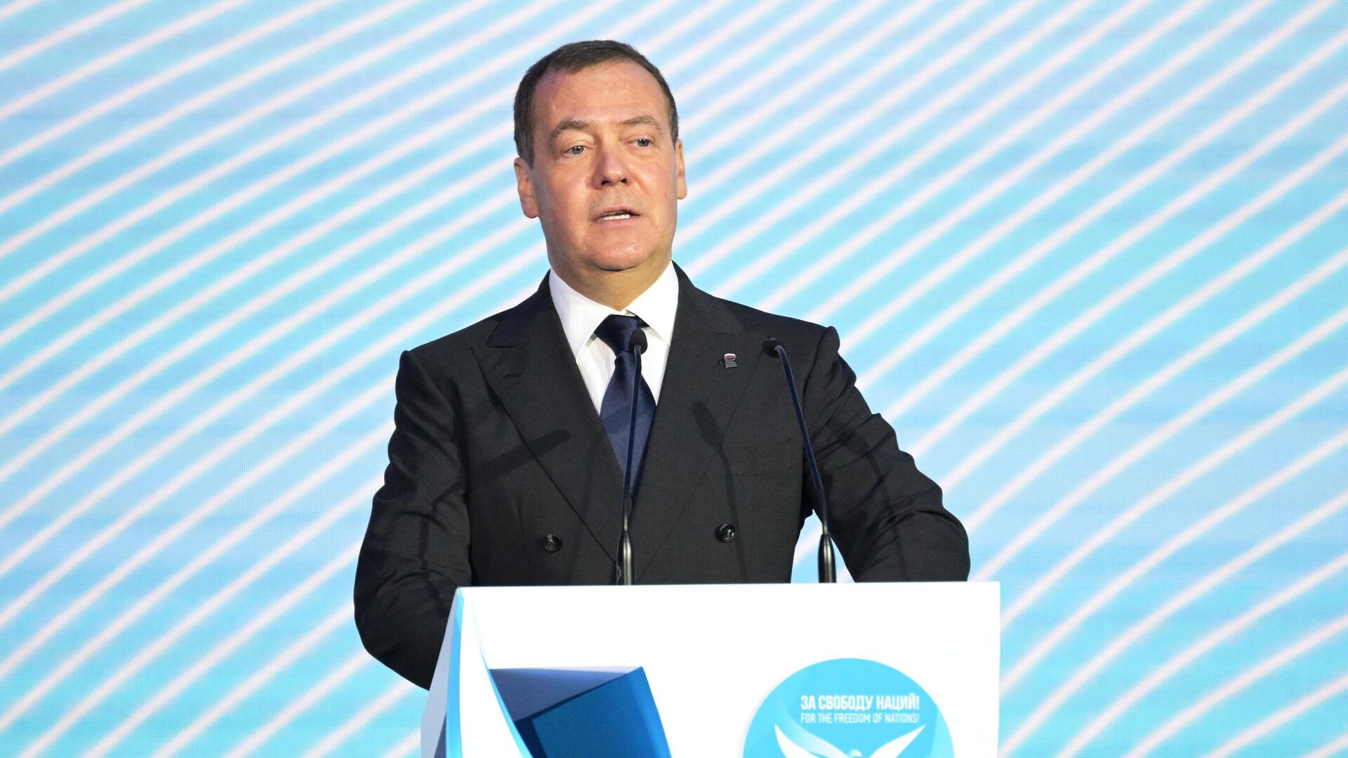 Медведев: некоторые страны хотят стереть из памяти преступления колониализма