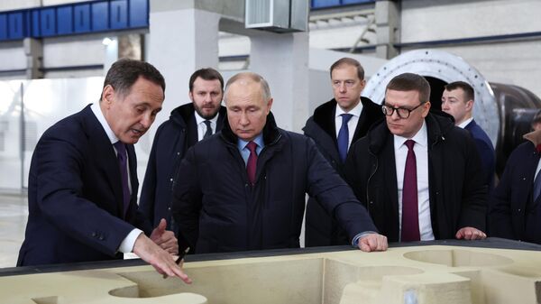 Президент РФ Владимир Путин посещает Челябинский кузнечно-прессовый завод