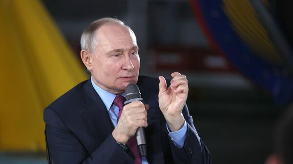 Путин поблагодарил работников промышленности