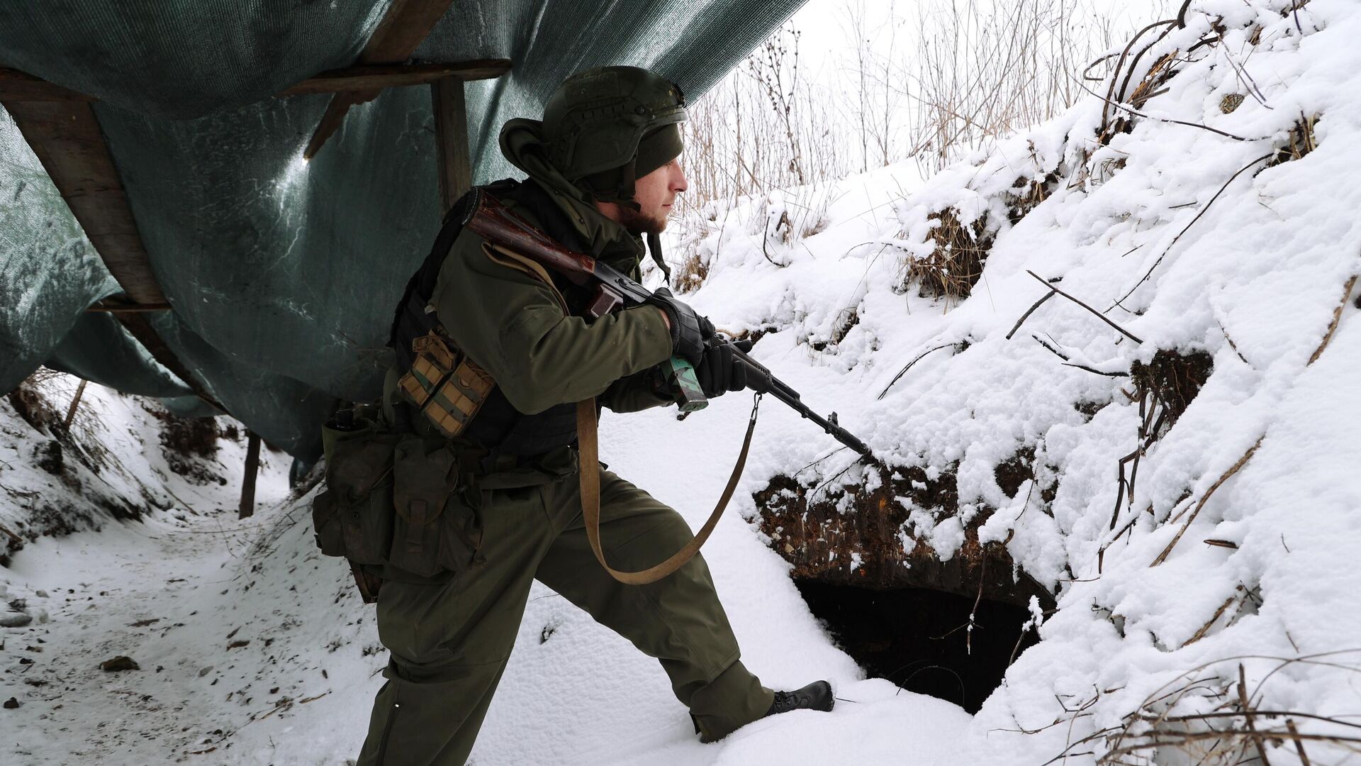 Боец ВС РФ на Авдеевском направлении - РИА Новости, 1920, 17.02.2024