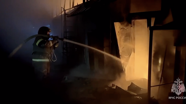 Ликвидация пожара в складских помещениях в Кемерово. 17 февраля 2024