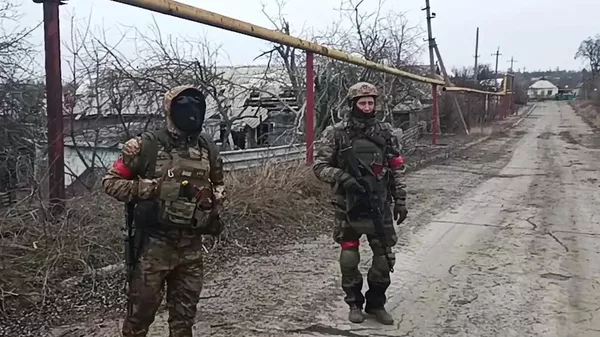 Разминирование дорог и зданий в Авдеевке военнослужащими инженерных подразделений группировки войск Центр Разминирование дорог и зданий в Авдеевке военнослужащими инженерных подразделений группировки войск Центр
