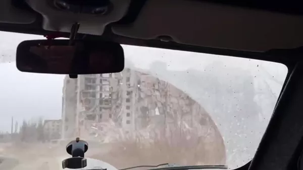 Жилой дом, пострадавший в результате обстрелов в Авдеевке Жилой дом, пострадавший в результате обстрелов в Авдеевке