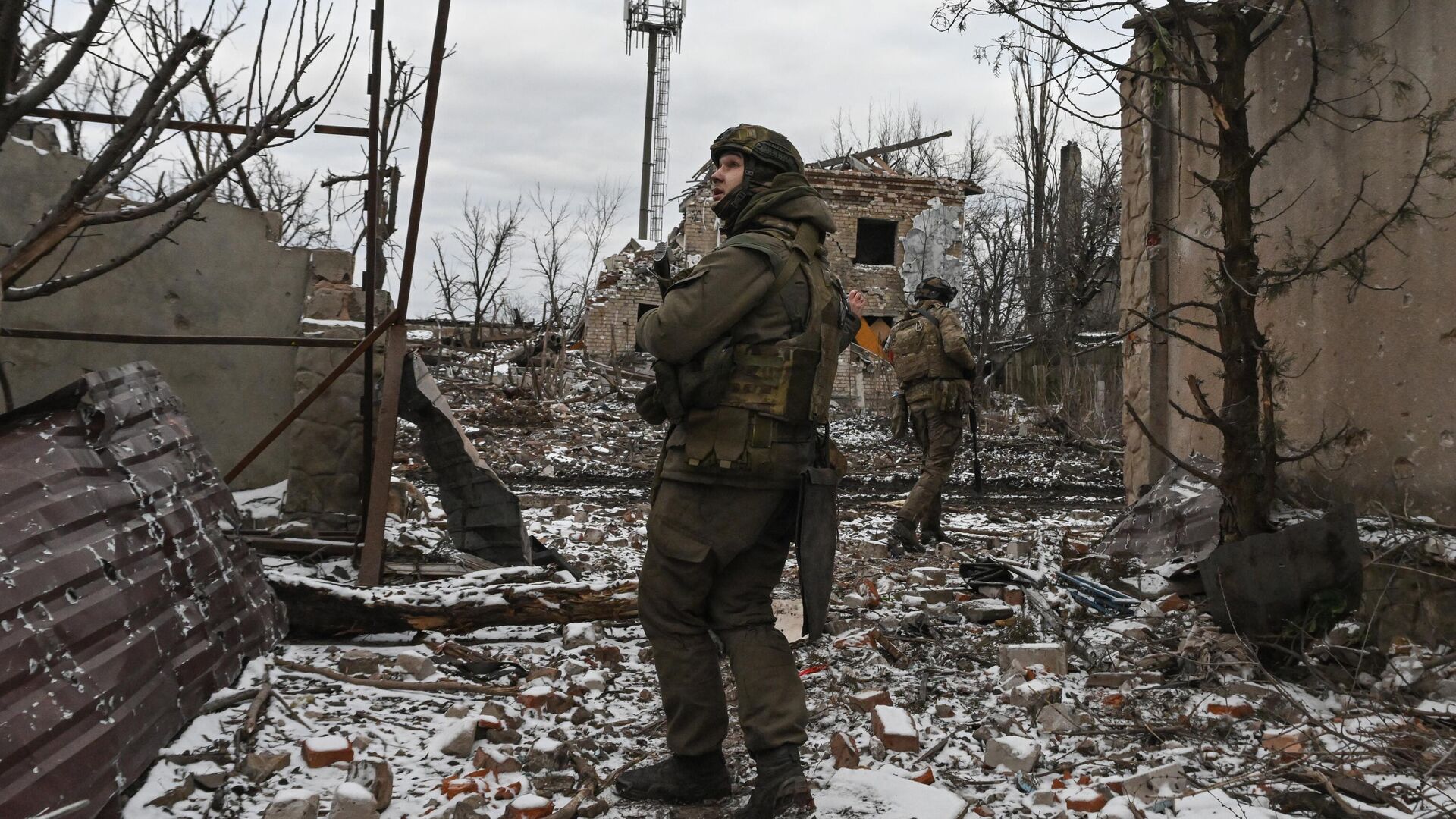 Военнослужащие Центрального военного округа на территории освобожденной Авдеевки - РИА Новости, 1920, 20.02.2024