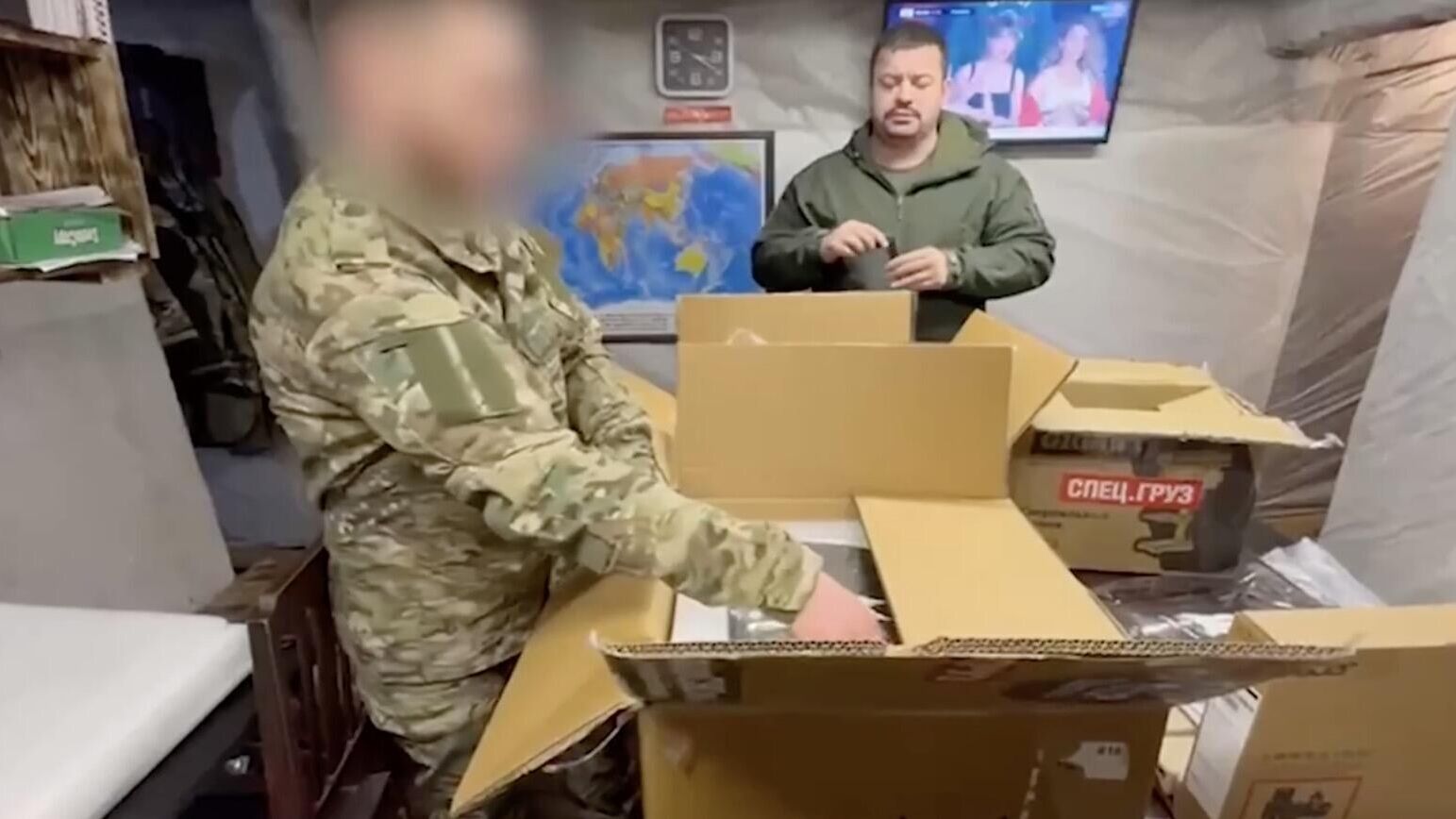 Тюменская область передала в зону СВО два 3D-принтера и расходные материалы для усовершенствования квадрокоптеров. Кадр видео Тюменская область передала в зону СВО два 3D-принтера и расходные материалы для усовершенствования квадрокоптеров. Кадр видео - РИА Новости, 1920, 20.02.2024