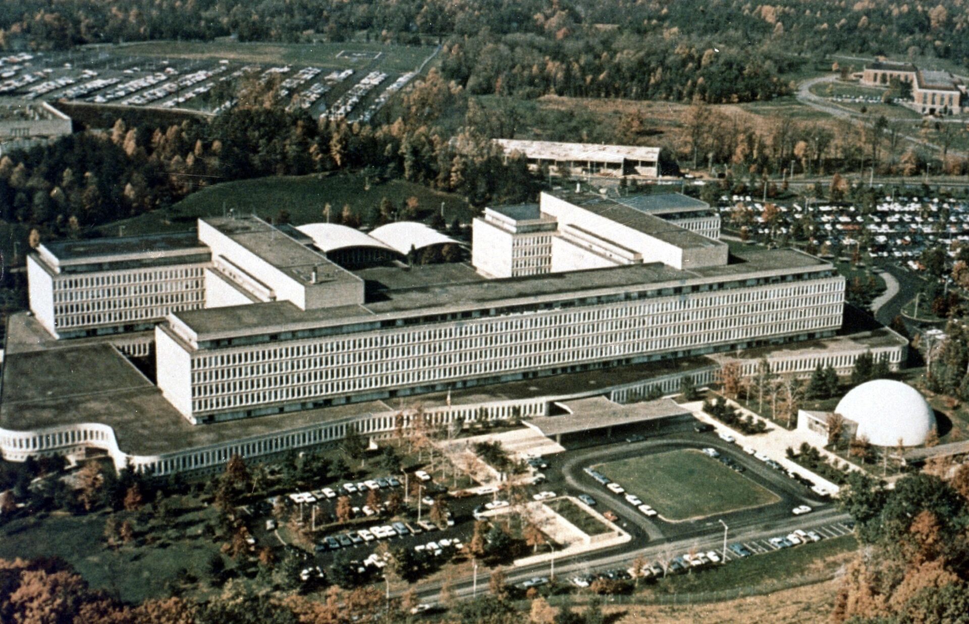 Штаб-квартира ЦРУ в Лэнгли, штат Вирджиния. 1979 год - РИА Новости, 1920, 24.03.2025