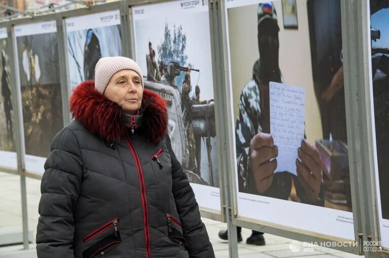 Выставка фотографий военных фотокорреспондентов медиагруппы Россия сегодня Герои СВО в Симферополе