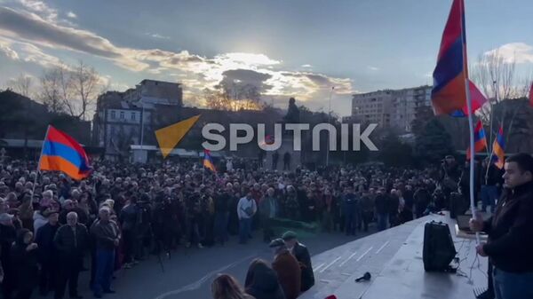 Митинг в Ереване с требованием отставки Пашиняна