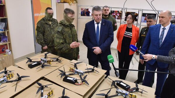 Губернатор Брянской области Александр Богомаз на отправке оборудования бойцам спецоперации