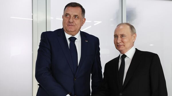 Президент РФ Владимир Путин и президент Республики Сербская Милорад Додик во время встречи в Казани