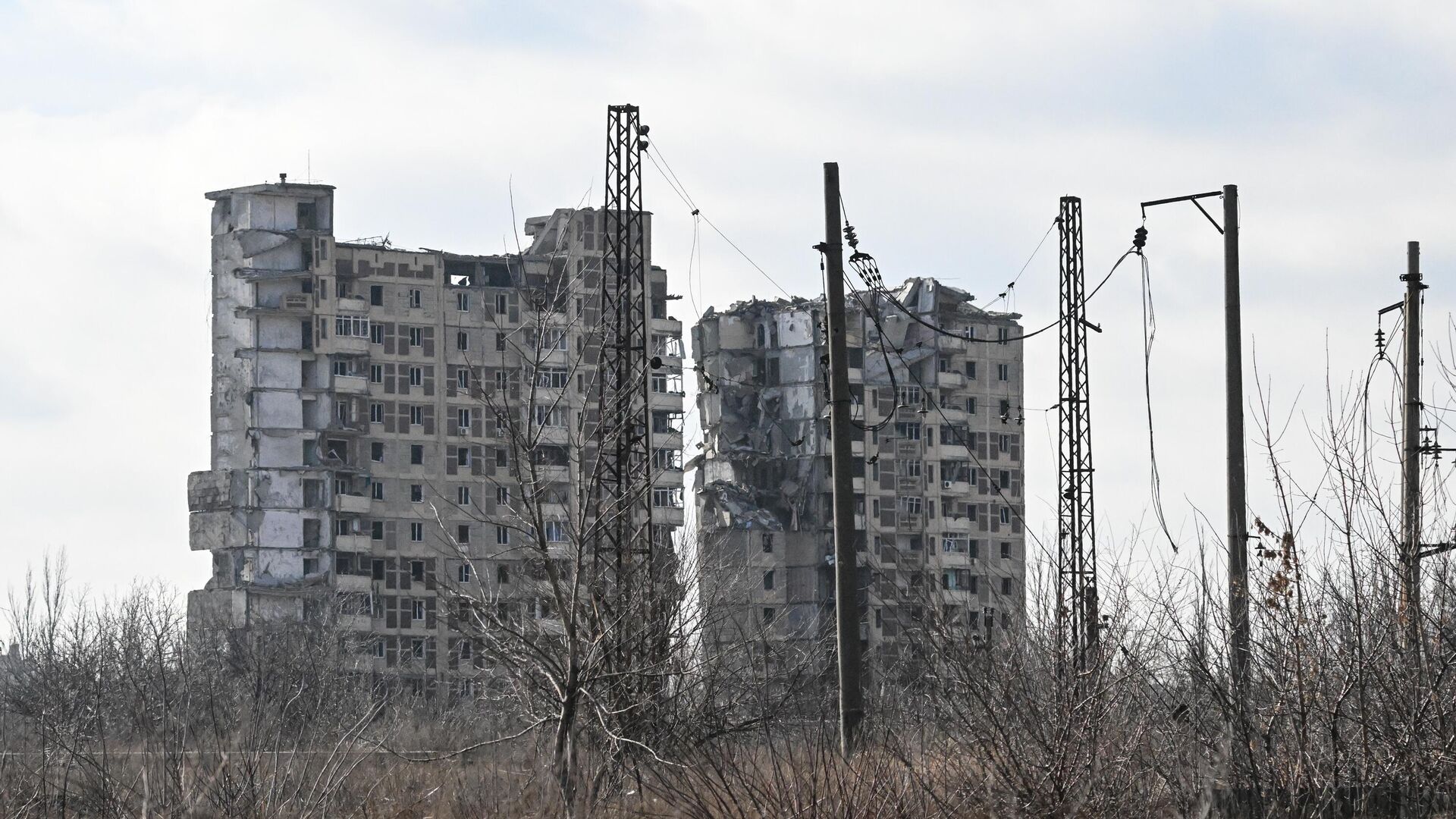 Жилые дома, поврежденные в результате обстрелов в освобожденной Авдеевке Донецкой народной республики - РИА Новости, 1920, 06.03.2024