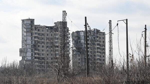Жилые дома, поврежденные в результате обстрелов в освобожденной Авдеевке Донецкой народной республики