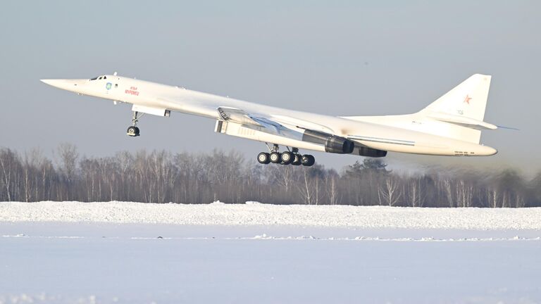 Модернизированный стратегический ракетоносец Ту-160М Илья Муромец