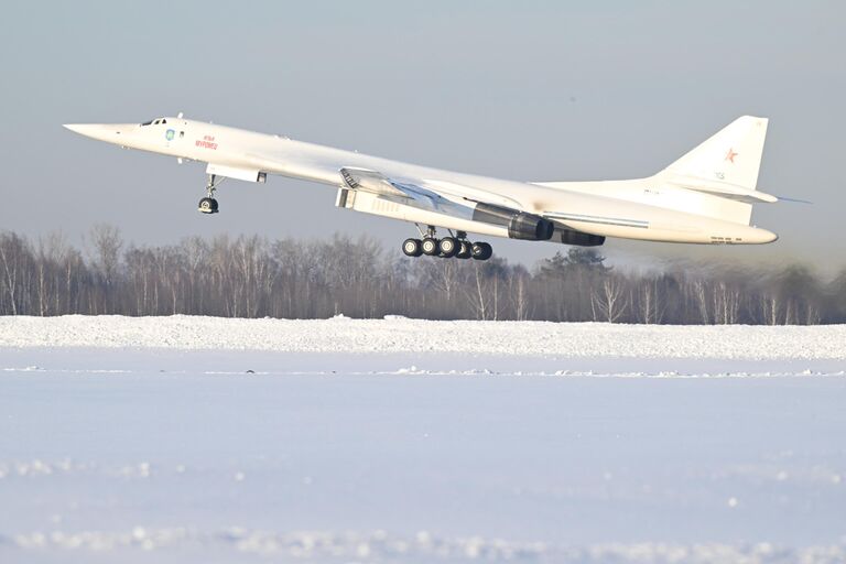 Модернизированный стратегический ракетоносец Ту-160М Илья Муромец