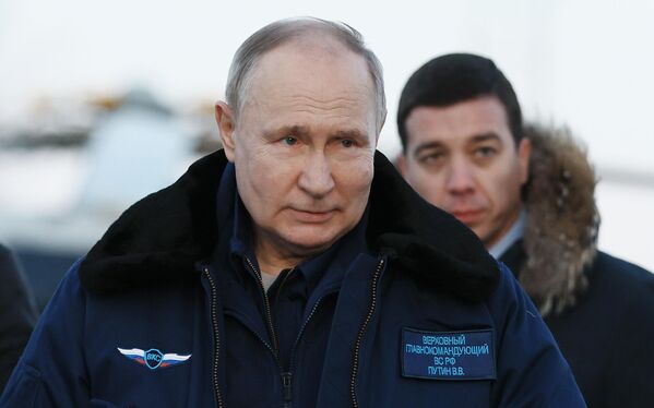 Президент РФ Владимир Путин на территории многофункциональной зоны дорожного сервиса трассы М-12 Восток