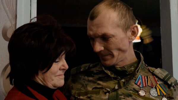 Сюрприз с фронта. Военнослужащий Яроцкий приехал поздравить маму с днем рождения