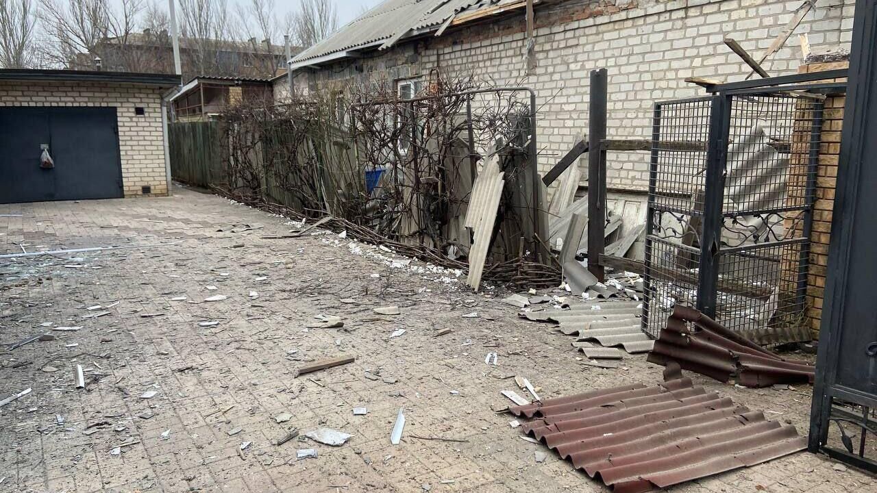 Последствия обстрела Центрально-Городского района Горловки. 23 февраля 2024 - РИА Новости, 1920, 23.02.2024