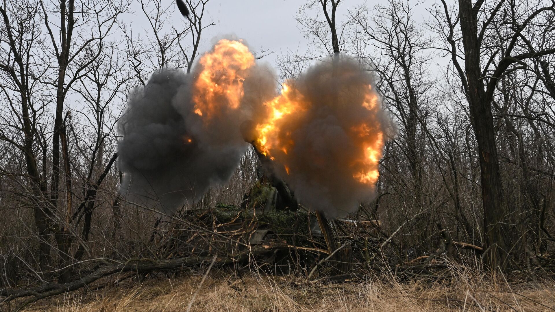 Боевая работа САУ 2С3 Акация 90-й гвардейской танковой дивизии ЦВО на авдеевском направлении СВО - РИА Новости, 1920, 27.02.2024