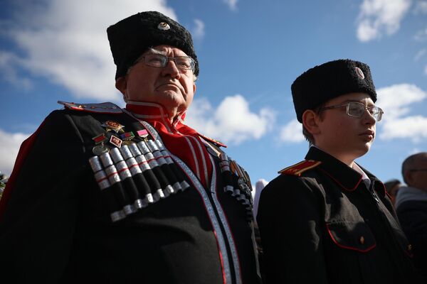 На церемонии открытия мемориала военнослужащим-защитникам Отечества в Анапе в честь празднования Дня защитника Отечества