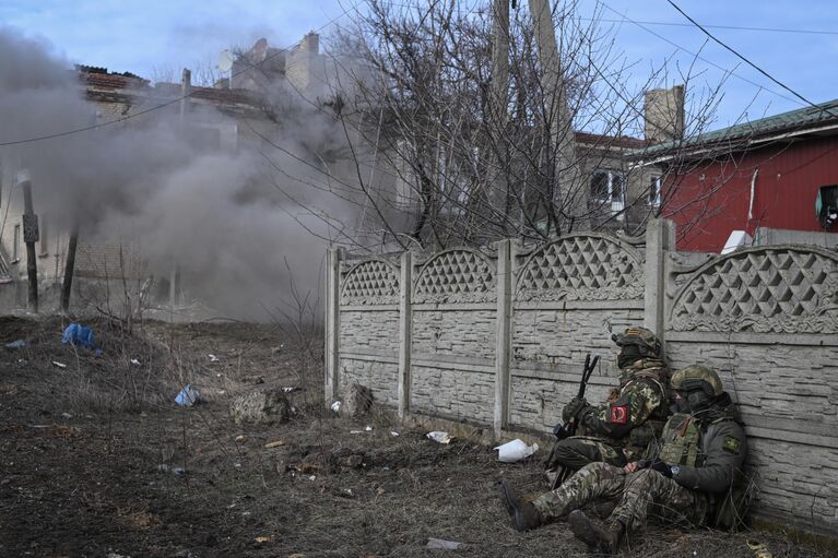 Военнослужащие инженерно-саперного полка ЦВО в Авдеевке